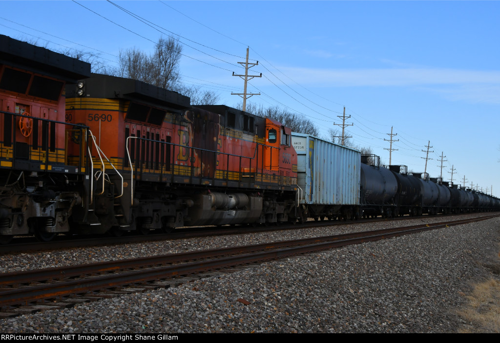 BNSF 5690 Roster shot.